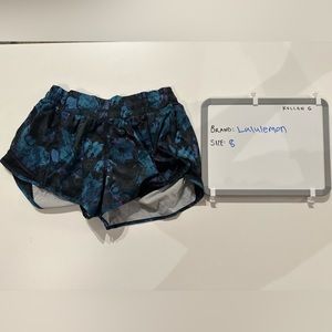 Size 8 Lululemon Hotty Hots 2.5 inch inseam blue floral